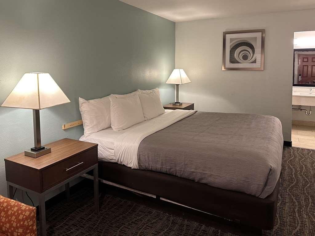 Quality Inn Fairfield Napa Valley Area Room photo